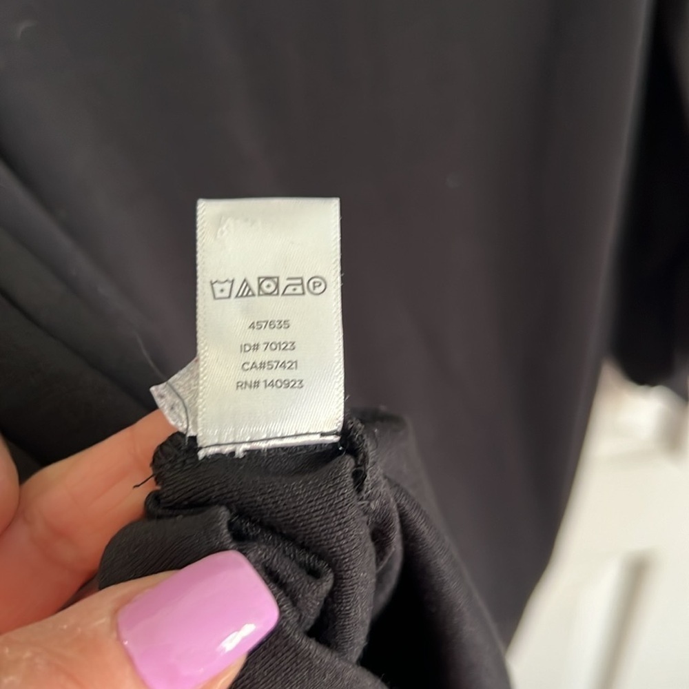 Loft black cold shoulder and open sleeves top - size medium - Picture 6 of 8